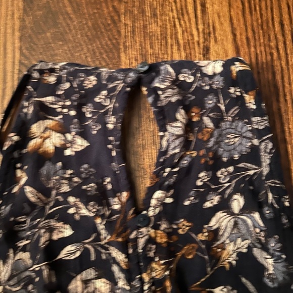 American Eagle top - Picture 4 of 5